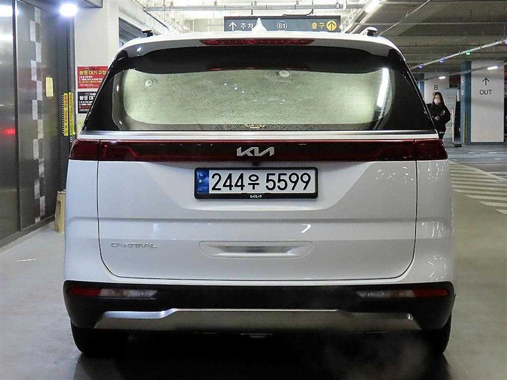 KIA Carnival - Vista 5