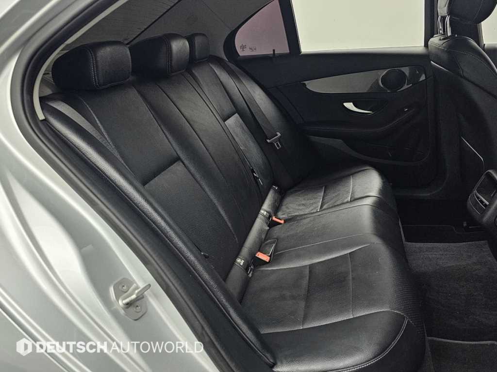 Mercedes Benz C Class - Vista 12