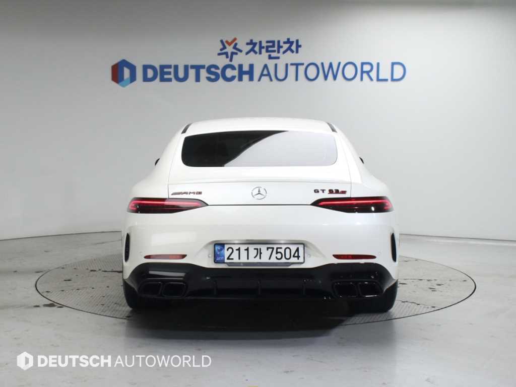Mercedes Benz AMG GT - Vista 4