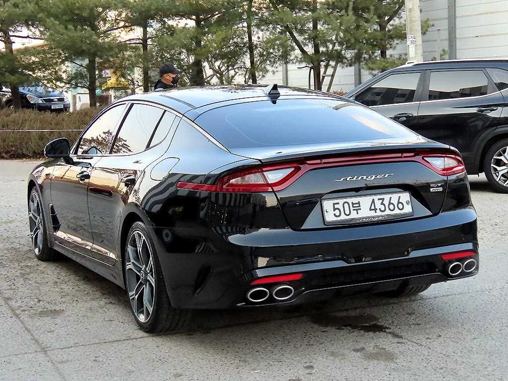 KIA Stinger - Vista 3