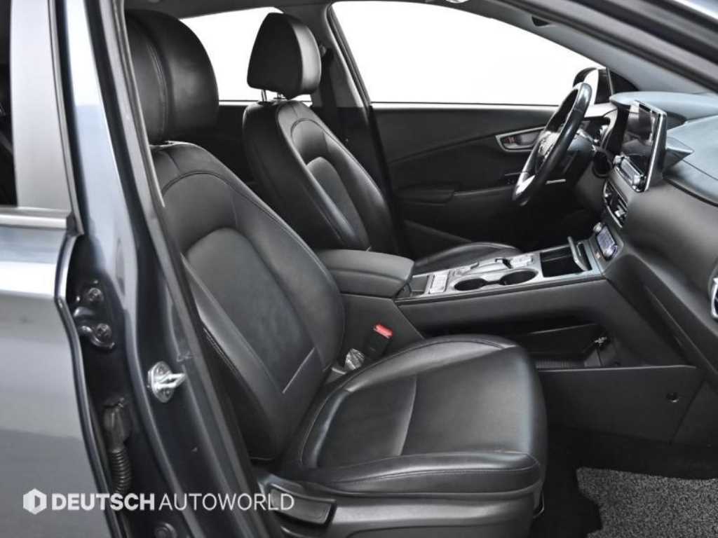 HYUNDAI Kona - Vista 7