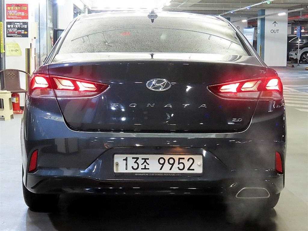 HYUNDAI Sonata - Vista 5