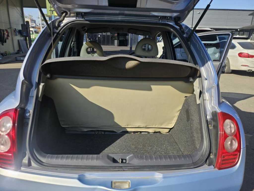 Nissan March - Vista 12