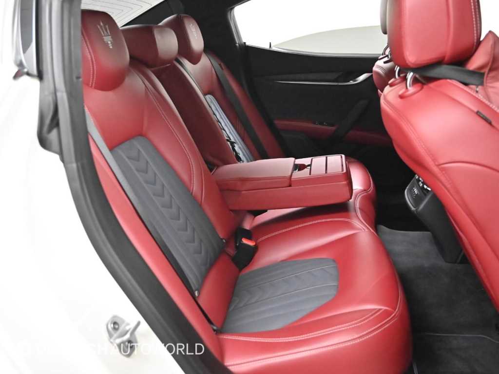 Maserati Ghibli - Vista 12