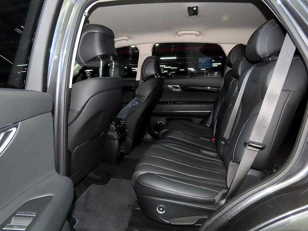 Genesis GV80 - Vista 7