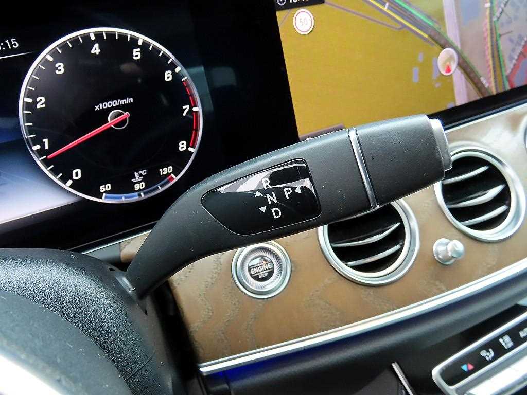 Mercedes Benz E class - Vista 11