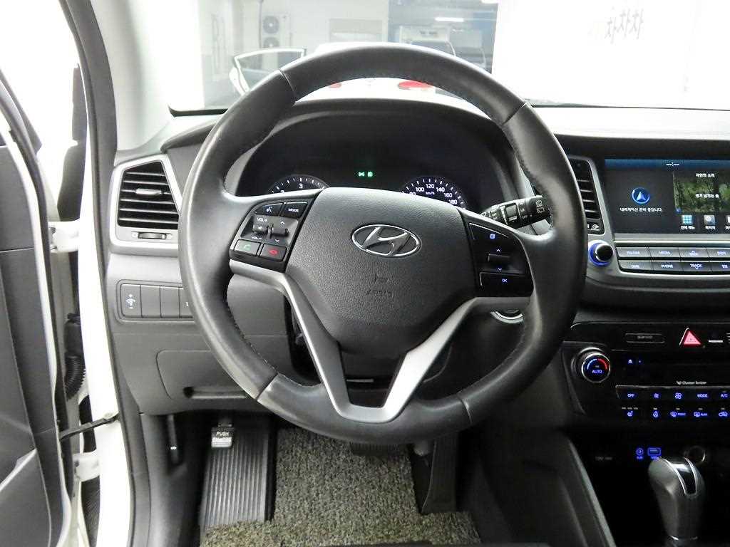 HYUNDAI Tucson - Vista 7