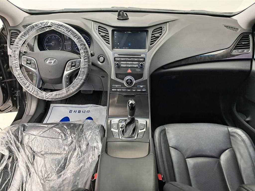 HYUNDAI Grandeur - Vista 6