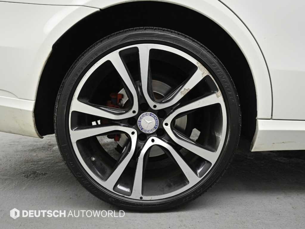 Mercedes Benz E class - Vista 5