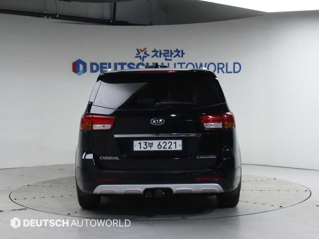KIA Carnival - Vista 4