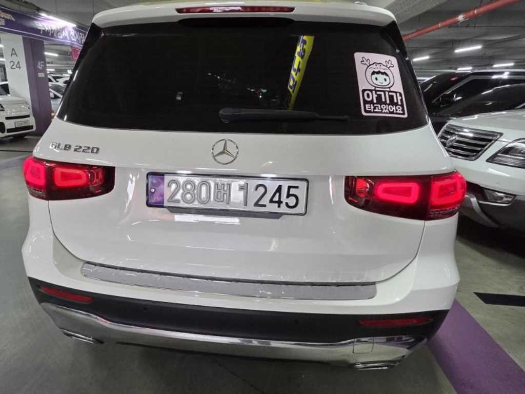Mercedes Benz GLB Class - Vista 3