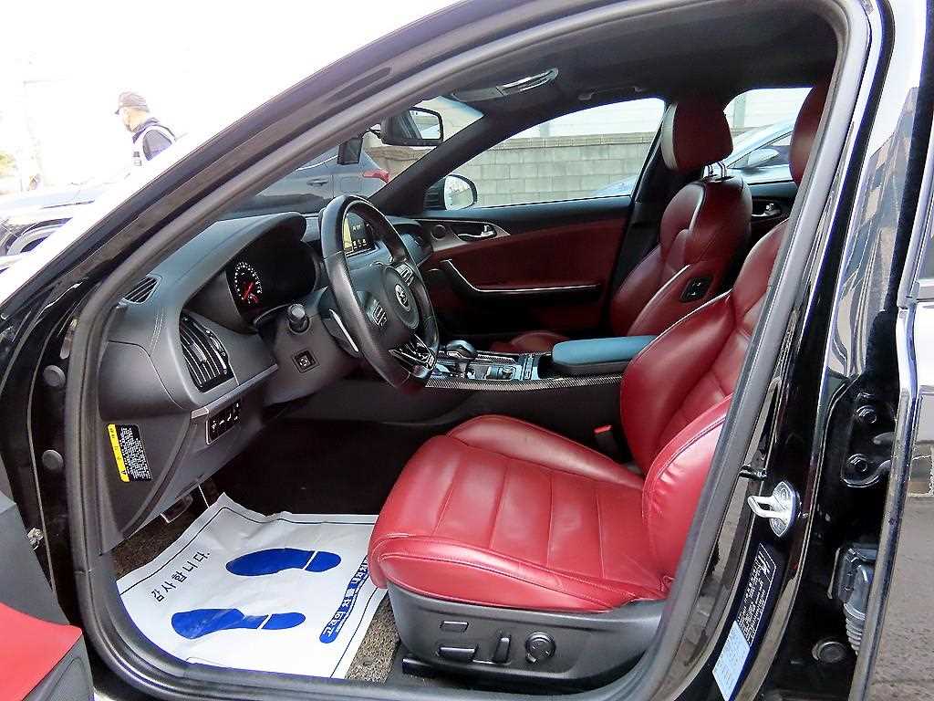 KIA Stinger - Vista 5