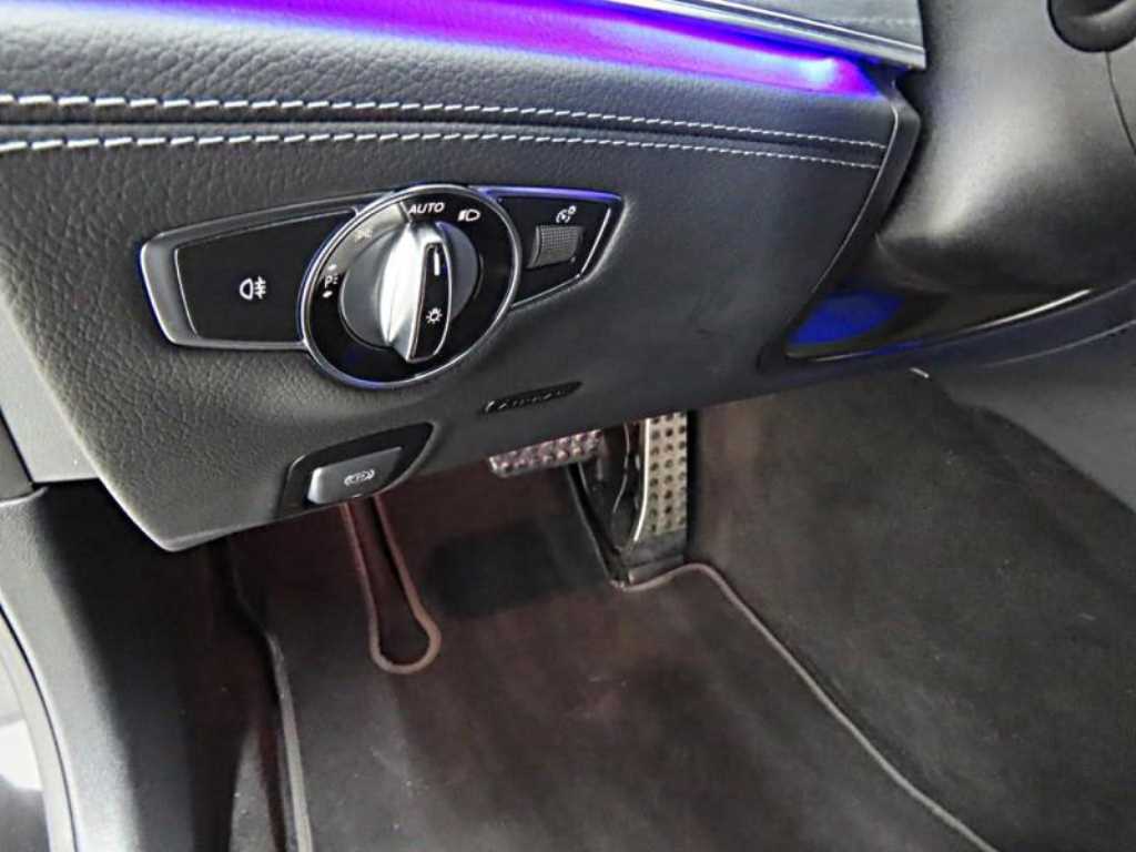 Mercedes Benz AMG GT - Vista 10