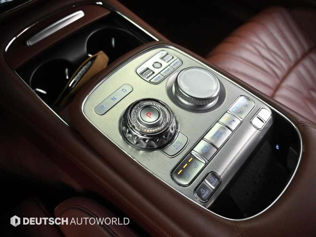 Genesis G90 - Vista 9