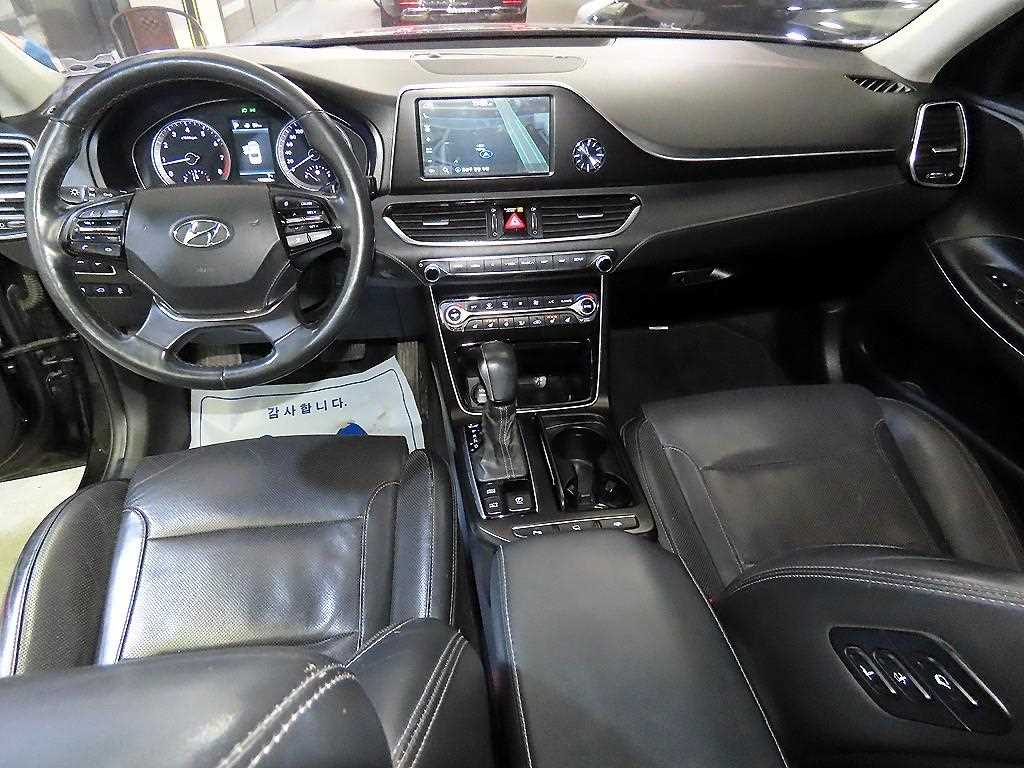 HYUNDAI Grandeur - Vista 10