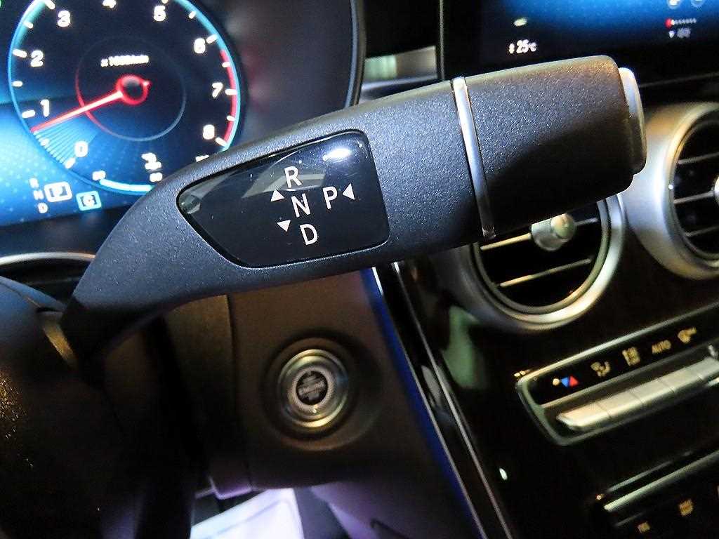 Mercedes Benz GLC Class - Vista 12