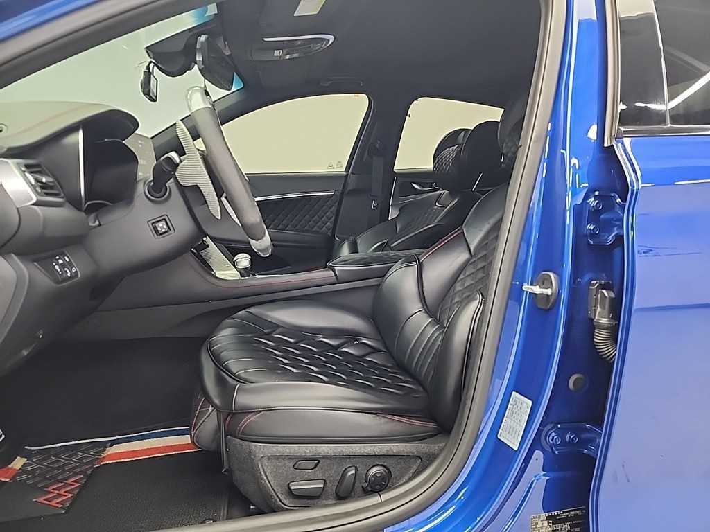 Genesis G70 - Vista 11