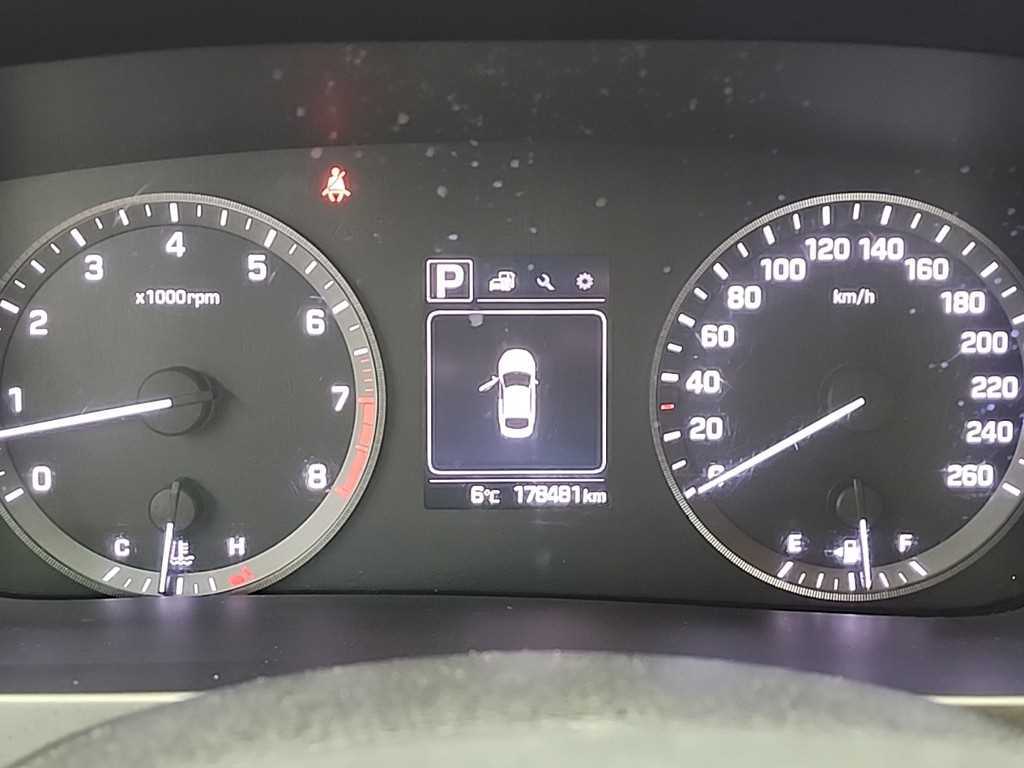 HYUNDAI Sonata - Vista 6