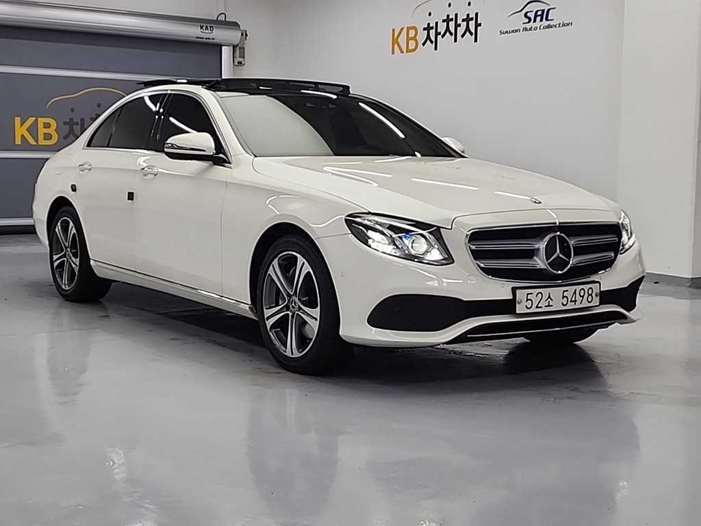 Mercedes Benz E class - Vista 4