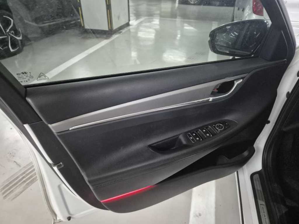 HYUNDAI Grandeur - Vista 6