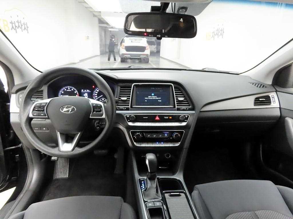 HYUNDAI Sonata - Vista 7