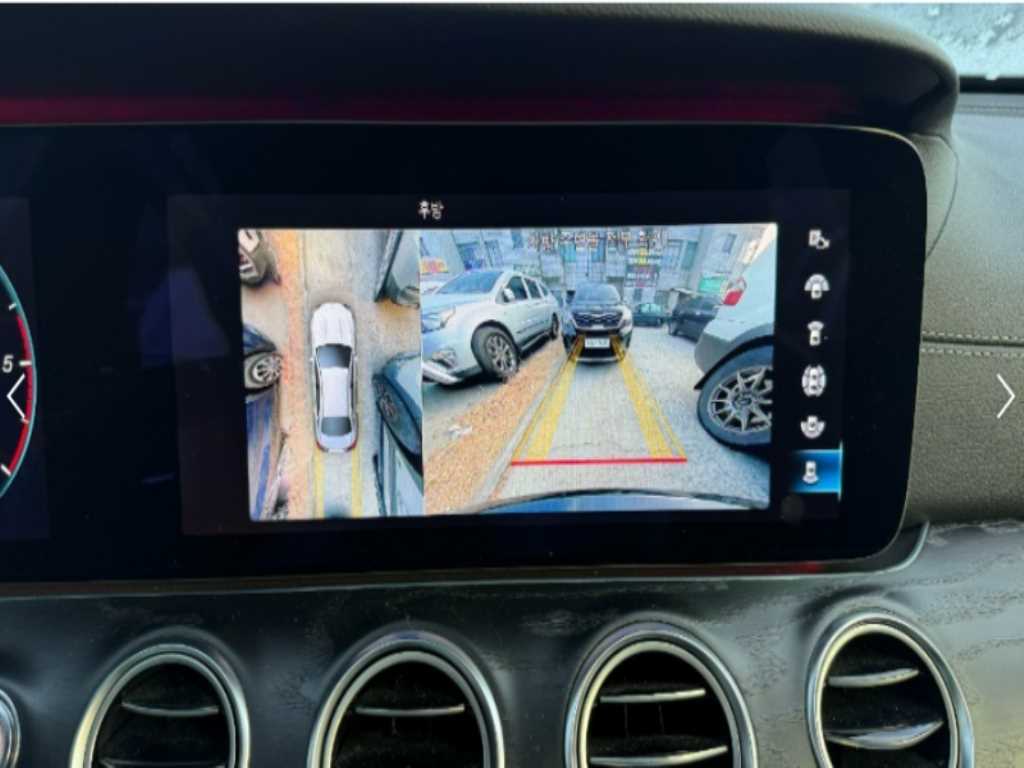 Mercedes Benz E class - Vista 3