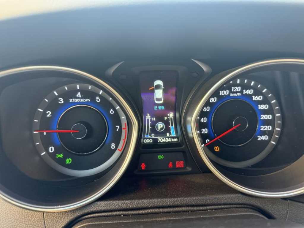 HYUNDAI Avante - Vista 6