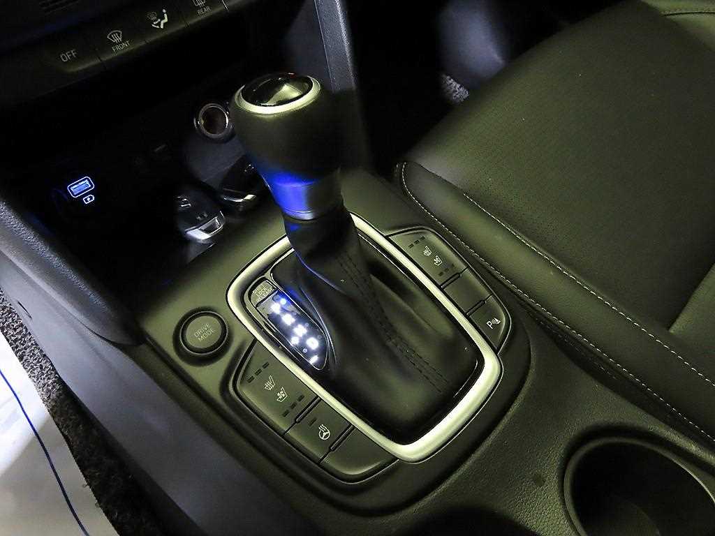 HYUNDAI Kona - Vista 12