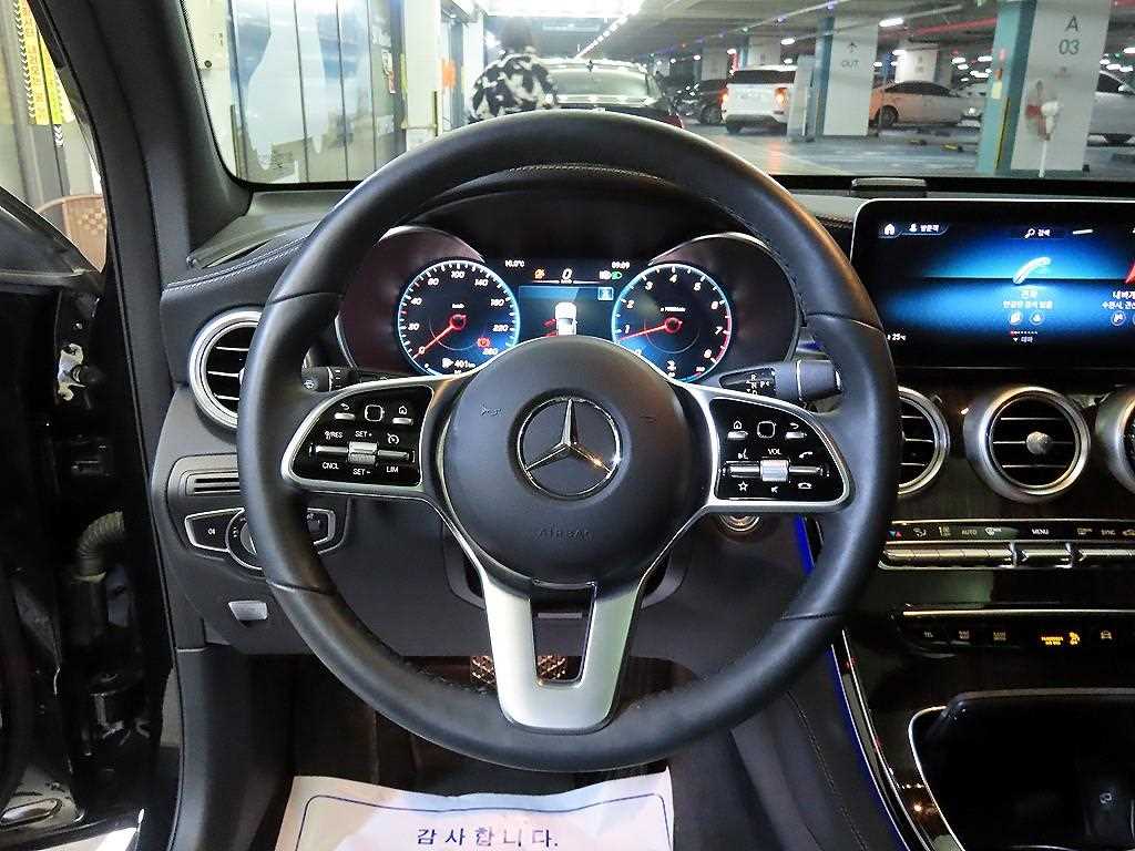 Mercedes Benz GLC Class - Vista 8