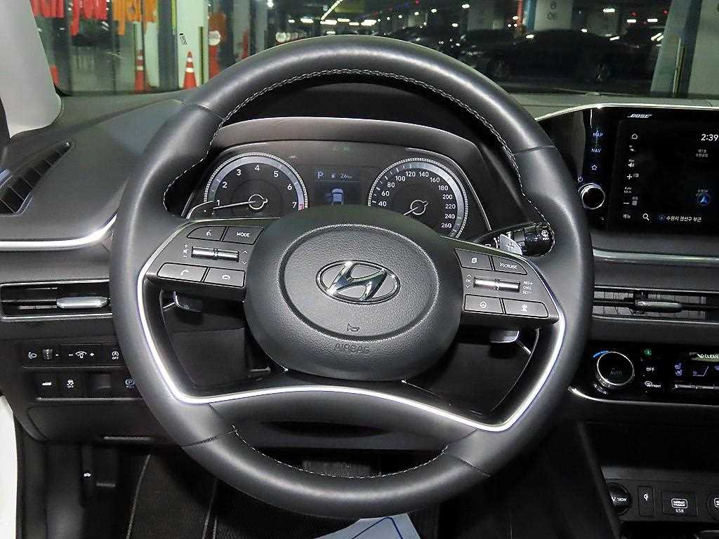 HYUNDAI Sonata - Vista 8