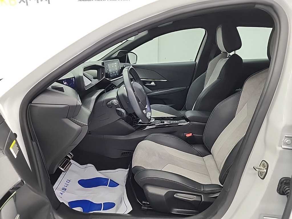 Peugeot 208 - Vista 12