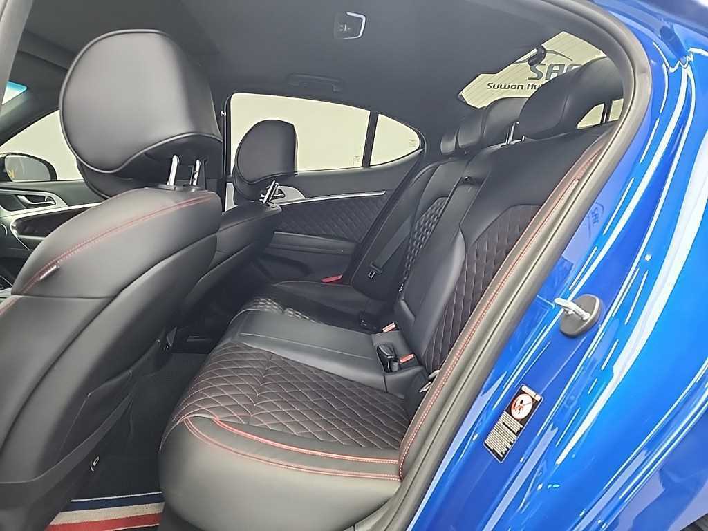 Genesis G70 - Vista 12