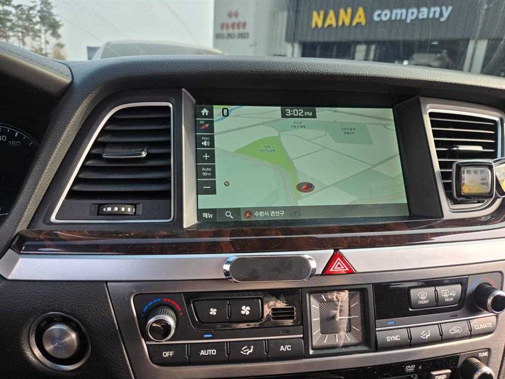 HYUNDAI Genesis - Vista 9