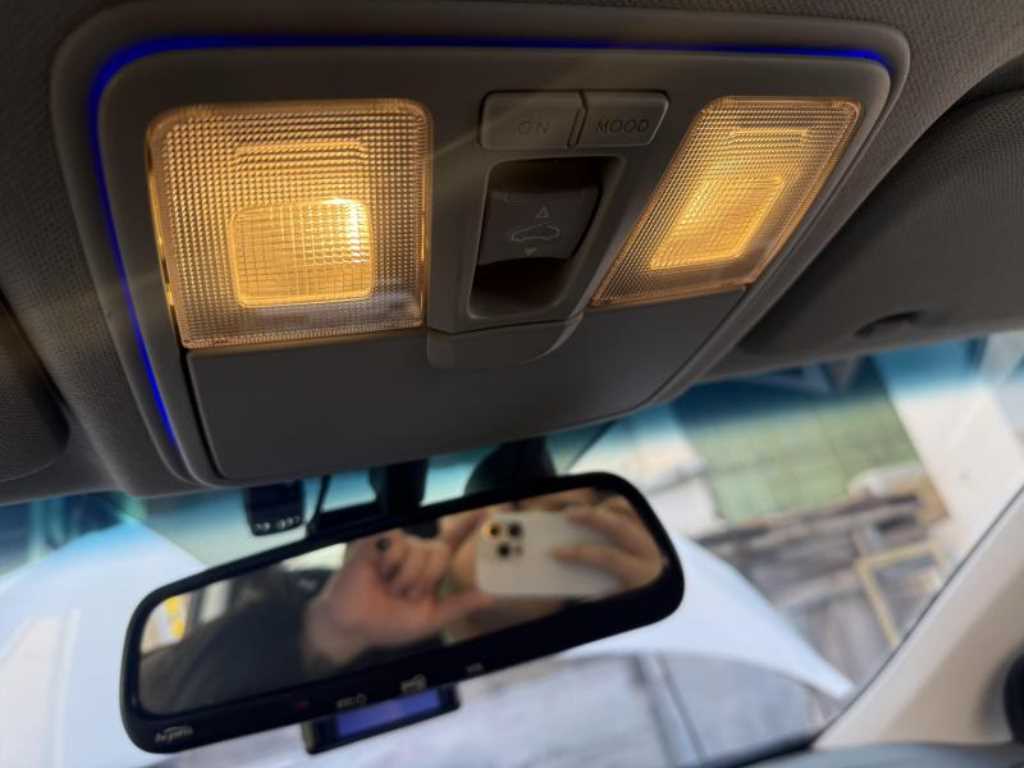 HYUNDAI Avante - Vista 11