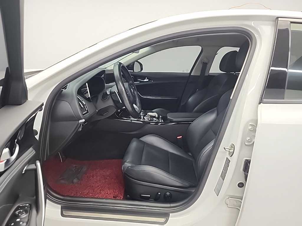 KIA Stinger - Vista 10