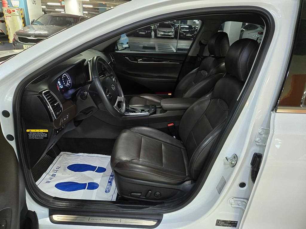 HYUNDAI Grandeur - Vista 6