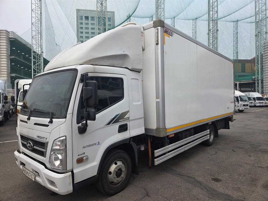 medium and large cargo truck - Vista 5