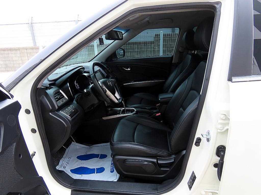 Ssangyong Tivoli - Vista 5