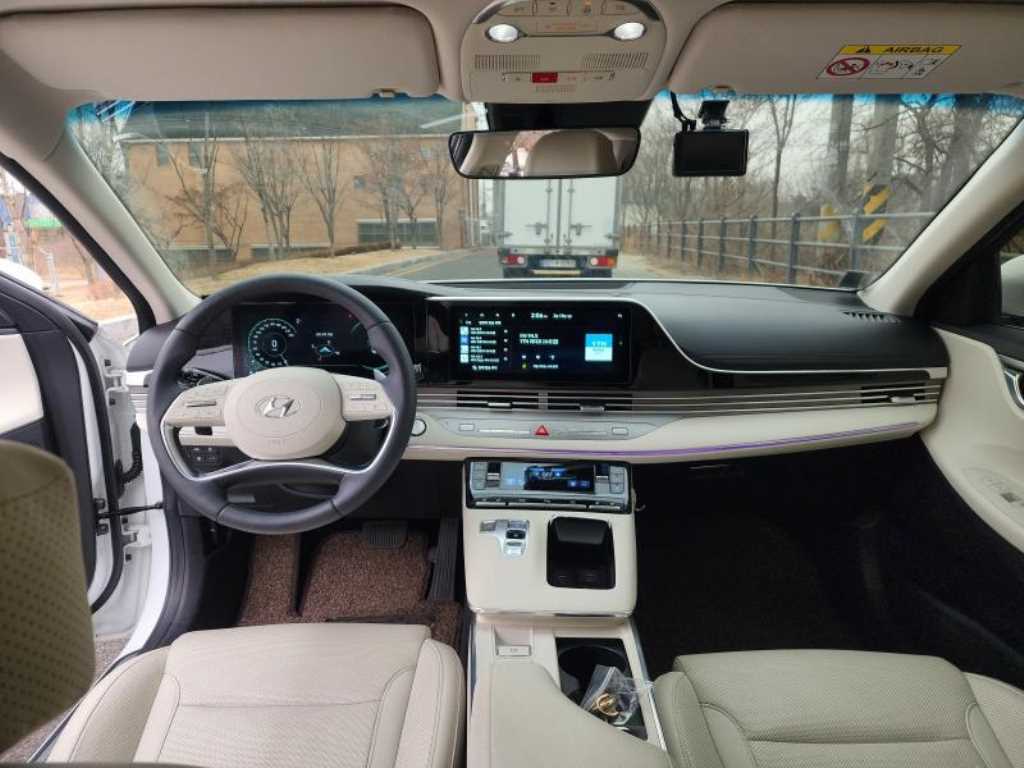 HYUNDAI Grandeur - Vista 7