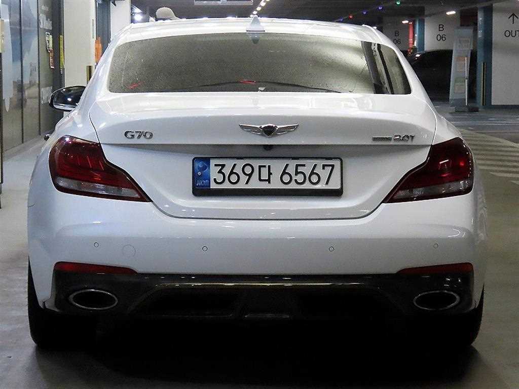 Genesis G70 - Vista 5