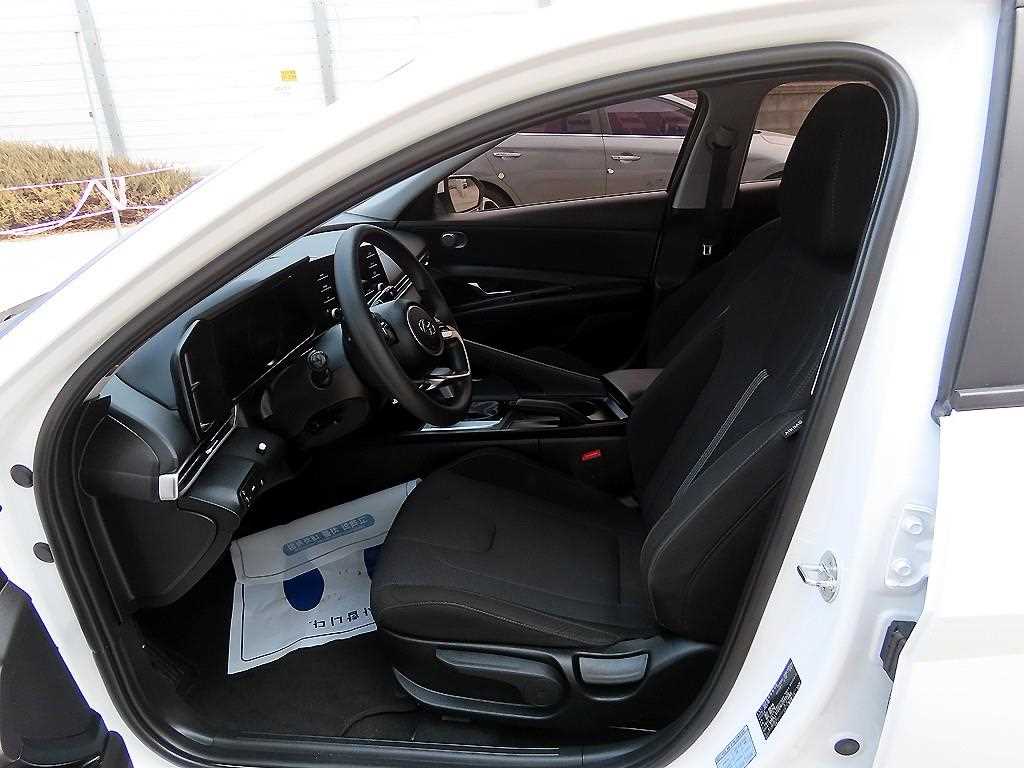 HYUNDAI Avante - Vista 5