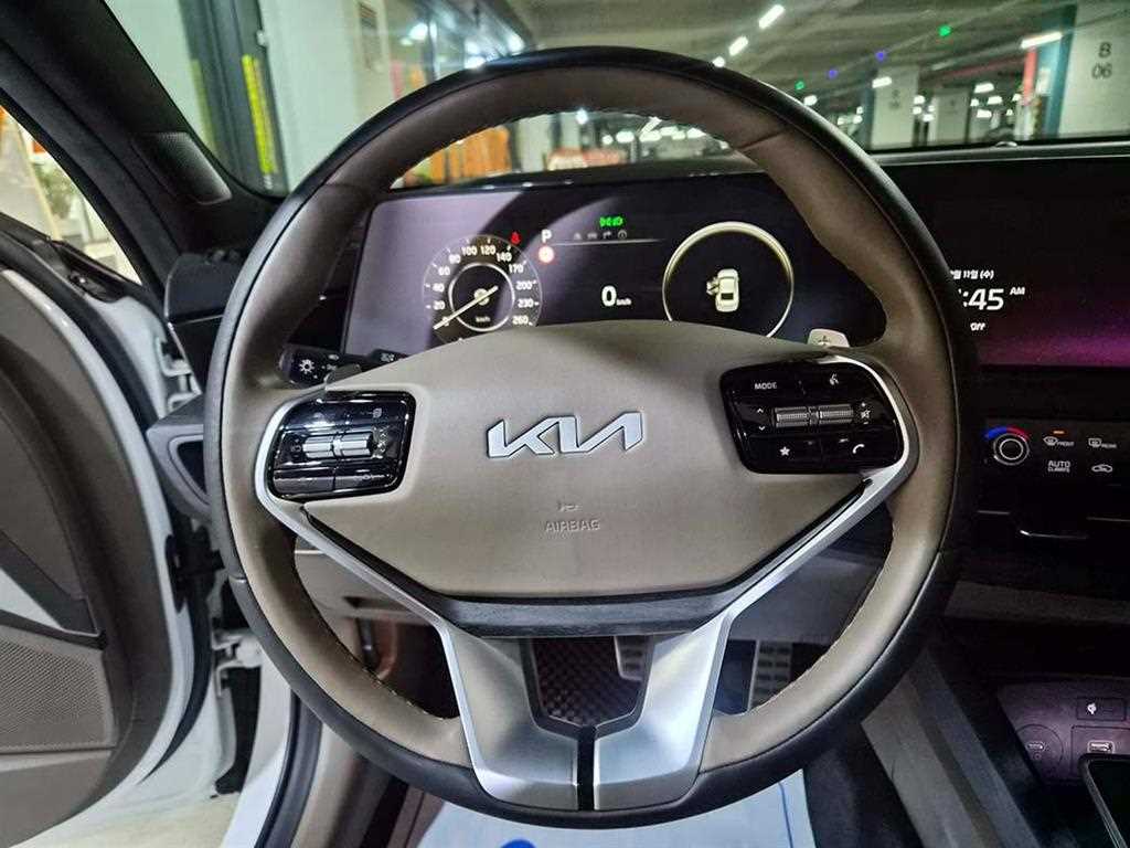 KIA K8 - Vista 8