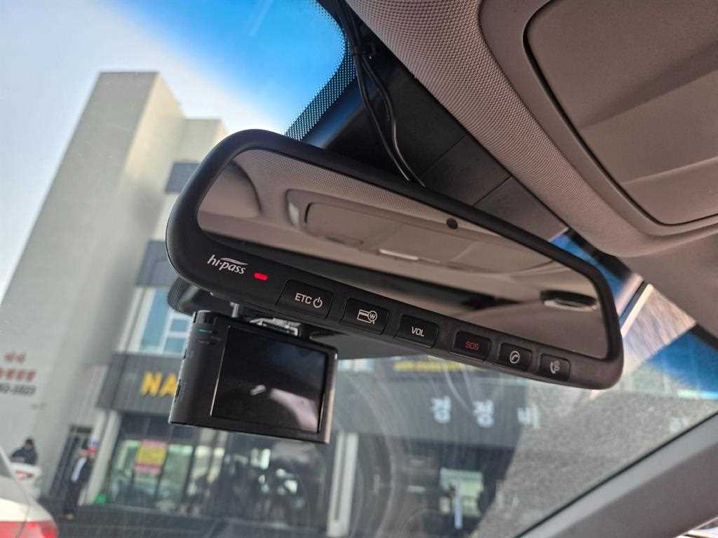 HYUNDAI Genesis - Vista 12