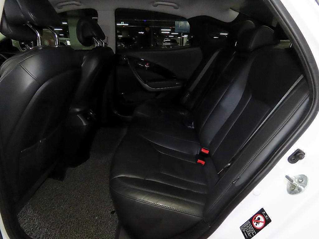 HYUNDAI Grandeur - Vista 7