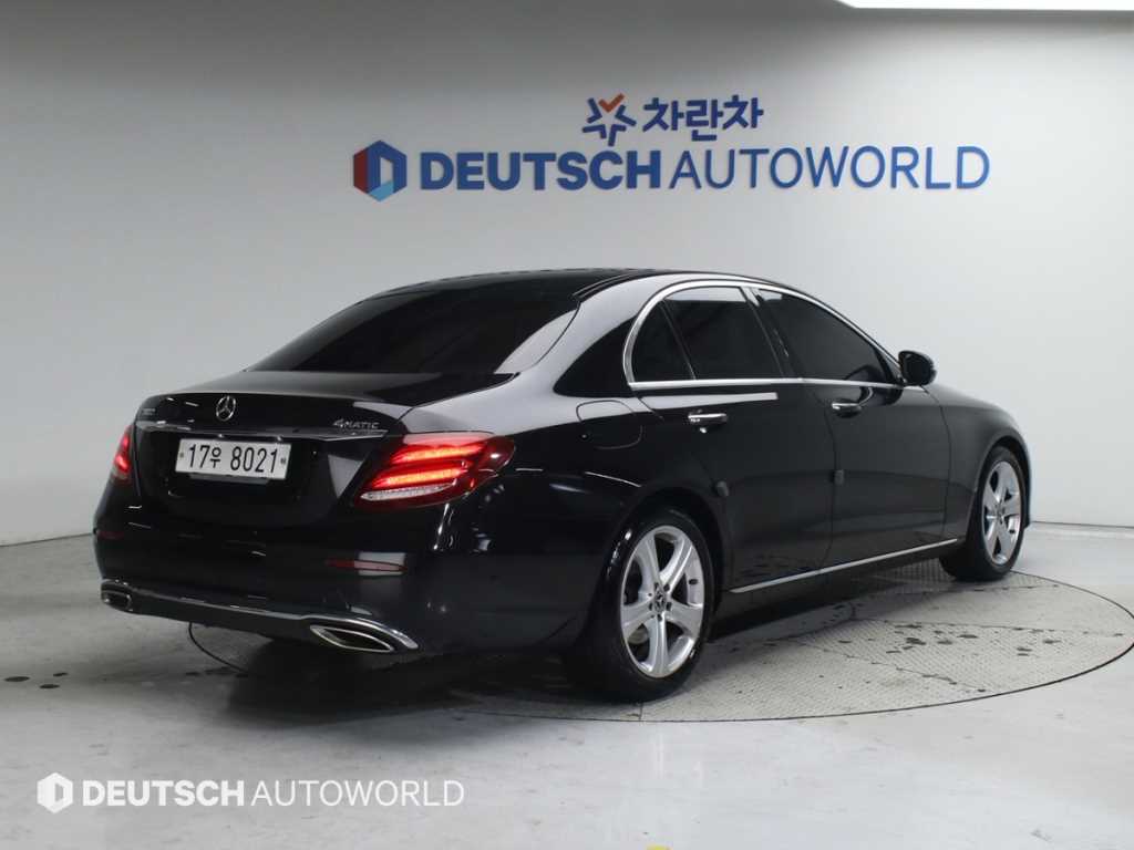 Mercedes Benz E class - Vista 2