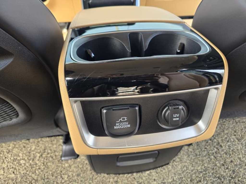 KIA Carnival - Vista 10