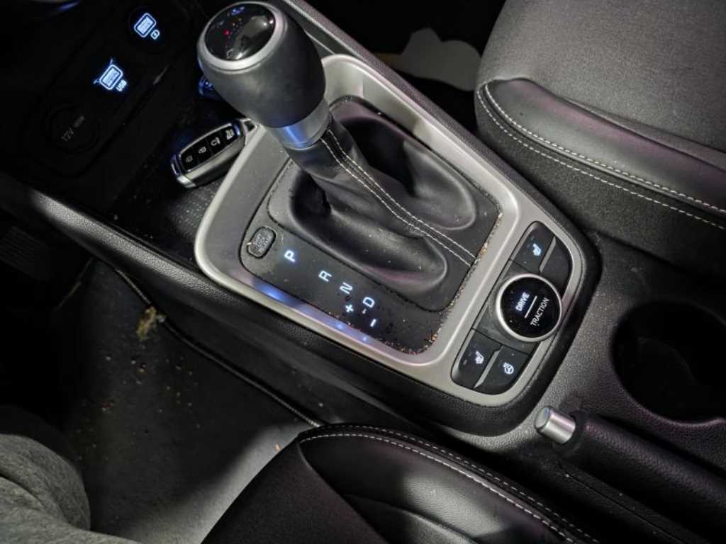 HYUNDAI Venue - Vista 9