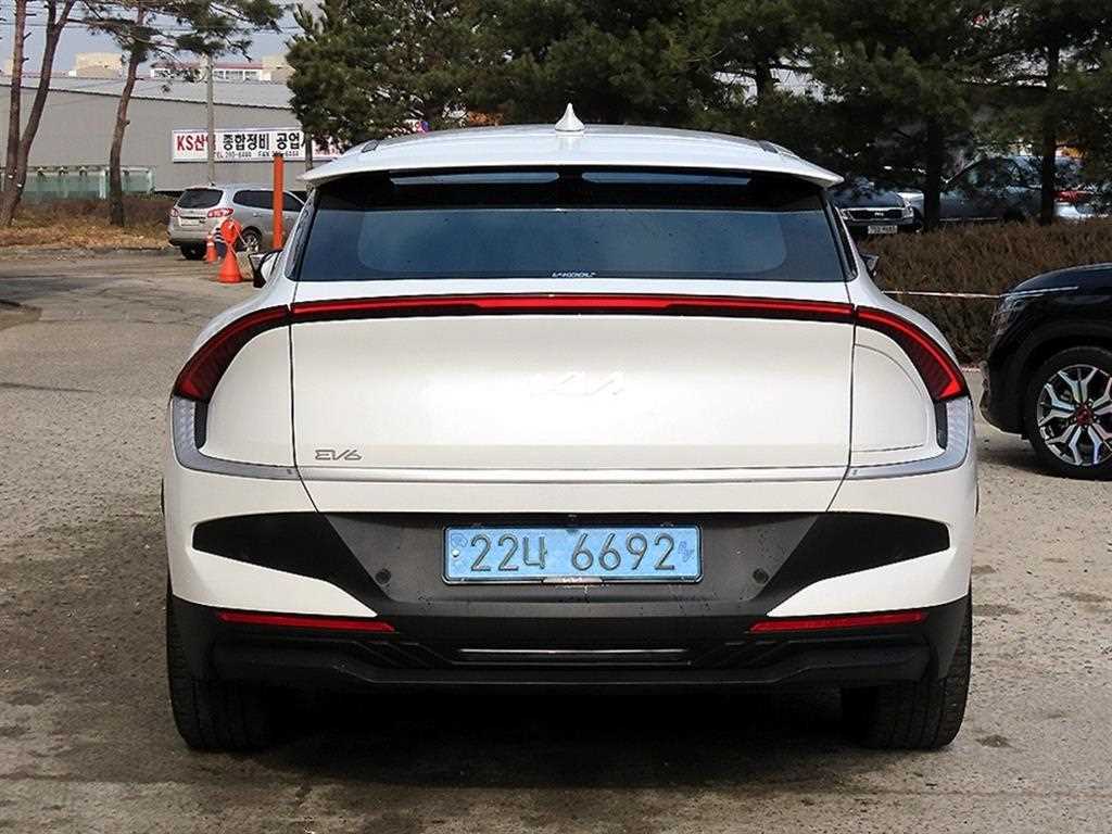 KIA EV6 - Vista 4