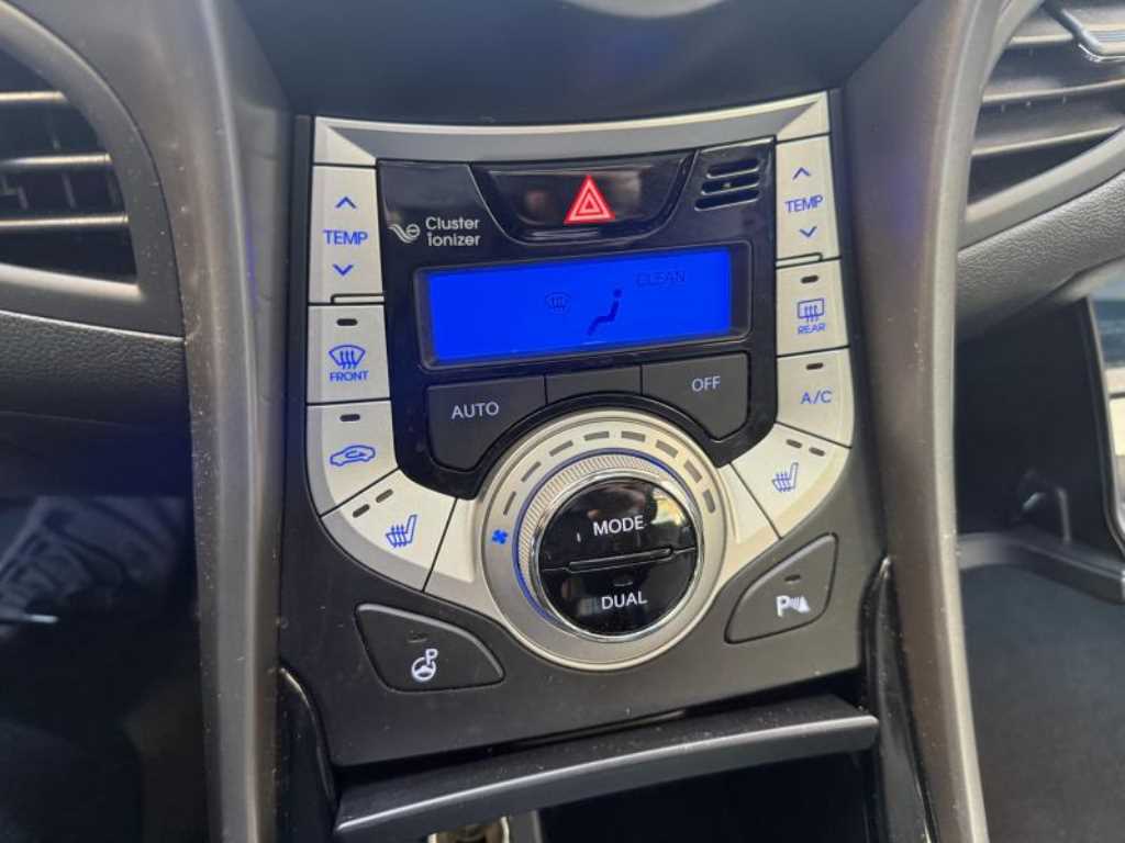 HYUNDAI Avante - Vista 8