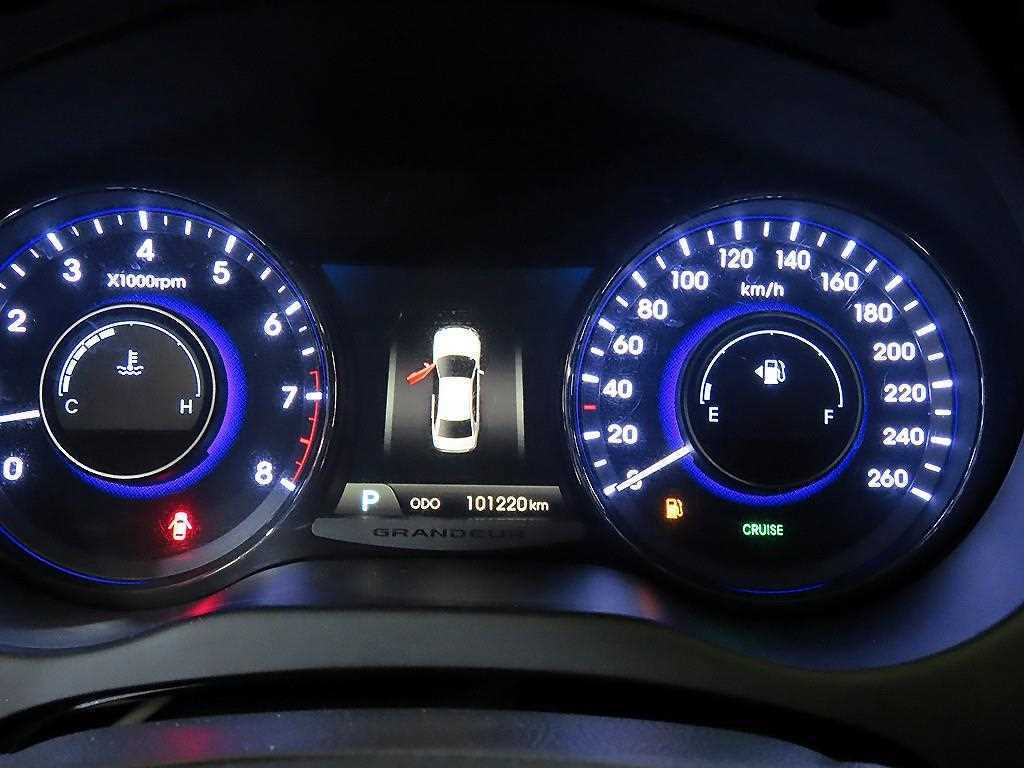 HYUNDAI Grandeur - Vista 10